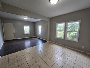 1650 Ellis Blvd NW in Cedar Rapids, IA - Building Photo - Building Photo