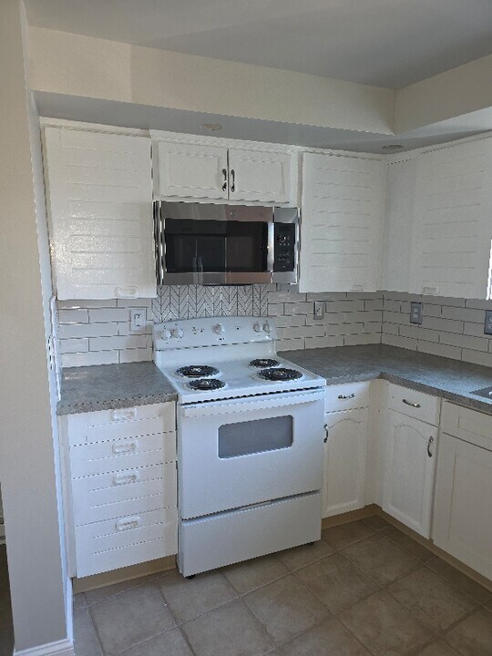 4180 Division Hwy in East Earl, PA - Building Photo