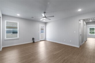 6302 NW Kathleen St in Bentonville, AR - Building Photo - Building Photo