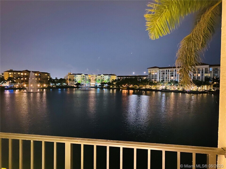 4670 NW 84th Ave-Unit -37 in Doral, FL - Foto de edificio