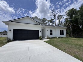 3520 Palestine Rd in North Port, FL - Building Photo