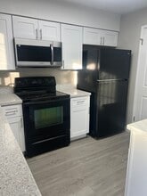 6565 N 19th Ave, Unit 29 in Phoenix, AZ - Building Photo - Building Photo