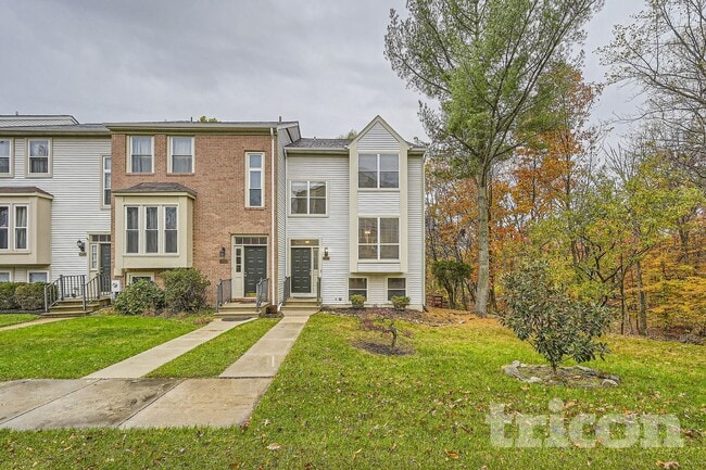 7832 Falling Leaves Ct in Ellicott City, MD - Foto de edificio - Building Photo