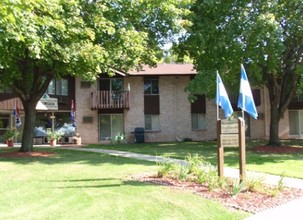 Marquette Highlands Apartments in Appleton, WI - Foto de edificio - Building Photo