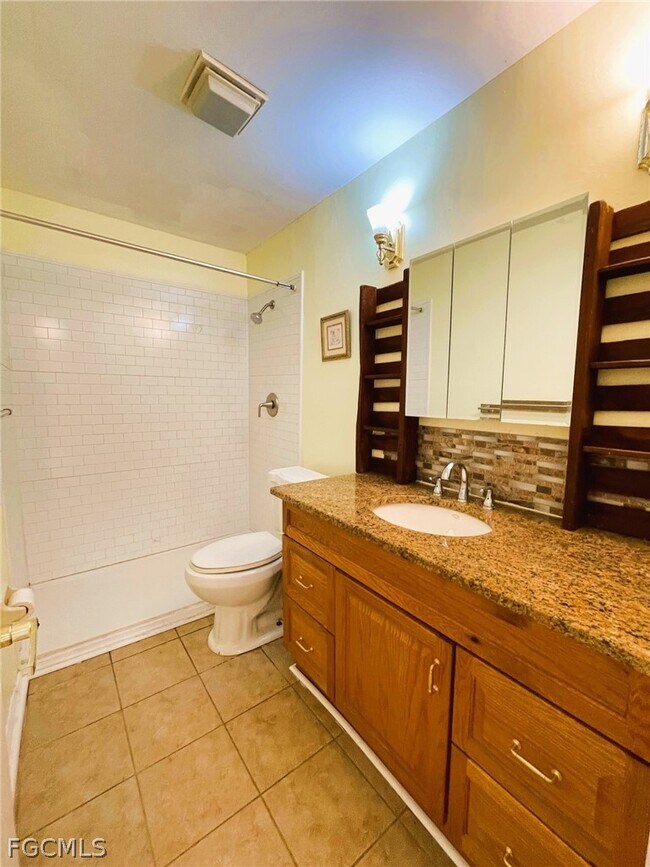 7365 Coon Rd in North Fort Myers, FL - Building Photo - Building Photo