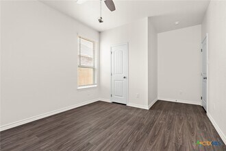 5219 Rose Gdn Lp in Killeen, TX - Foto de edificio - Building Photo