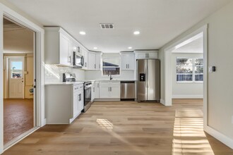 3208 Holiday Lake Dr in Holiday, FL - Building Photo - Building Photo