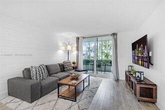 4502 N Federal Hwy in Lighthouse Point, FL - Building Photo - Building Photo