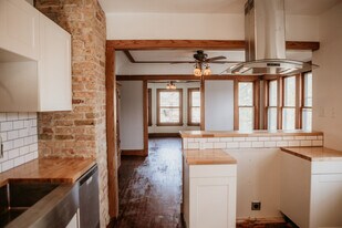 1633-1635-1635 N Hawley Rd in Milwaukee, WI - Building Photo