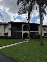 329 Knotty Pine Cir in Greenacres, FL - Building Photo