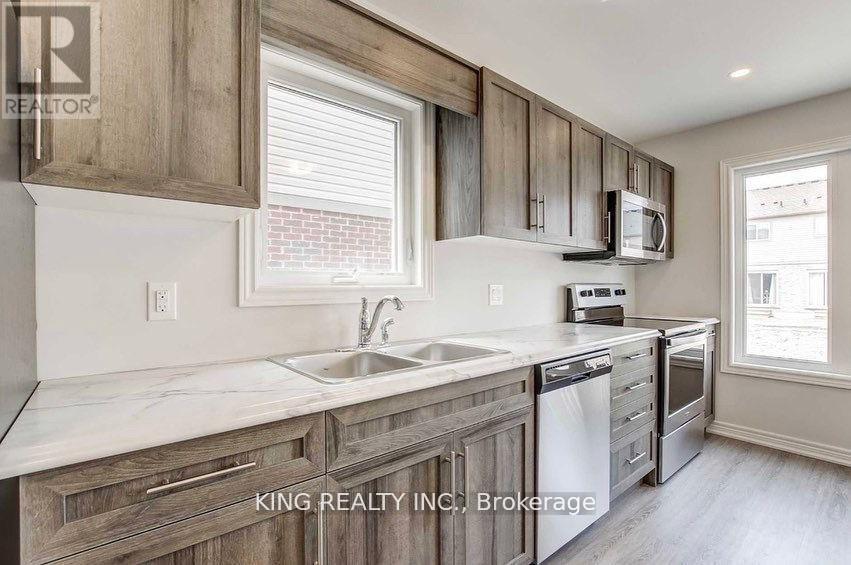 126 Monarch St in Welland, ON - Building Photo