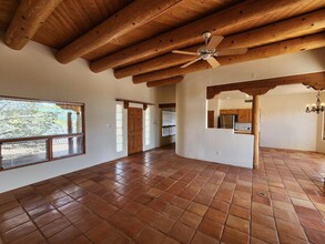 8 Lauro Rd in Santa Fe, NM - Building Photo - Building Photo