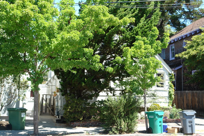 2325 Webster St in Berkeley, CA - Building Photo - Building Photo