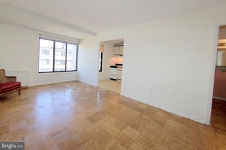 1440 N St NW, Unit 1011 in Washington, DC - Building Photo - Building Photo