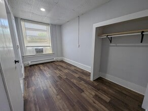 124 S 2nd St in Knoxville, IA - Building Photo - Building Photo