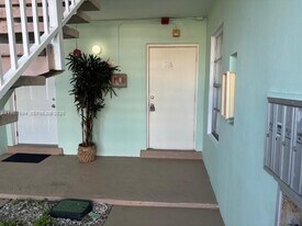 7670 SW 82nd St in Miami, FL - Building Photo