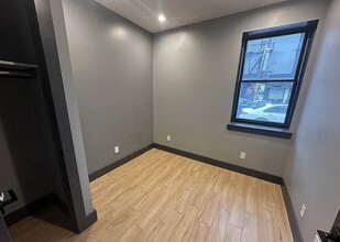 78 Rockaway Ave, Unit 1C in Brooklyn, NY - Building Photo - Building Photo