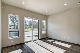 River Ridge Luxury Townhomes in Altoona, WI - Foto de edificio - Building Photo