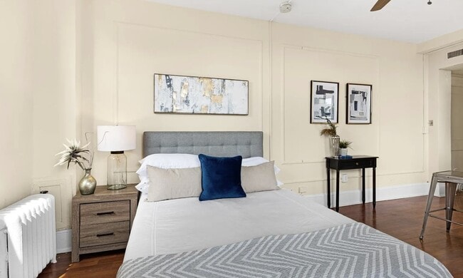 1324 Locust St, Unit 1004 in Philadelphia, PA - Building Photo - Building Photo