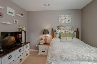 2310 Elliott Ave, Unit 122 in Nashville, TN - Foto de edificio - Building Photo