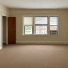 43 Garrigan Ave, Unit 1 BR plus Den in Pleasantville, NY - Building Photo - Building Photo