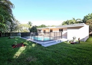 9140 SW 178th Terrace in Palmetto Bay, FL - Building Photo - Building Photo