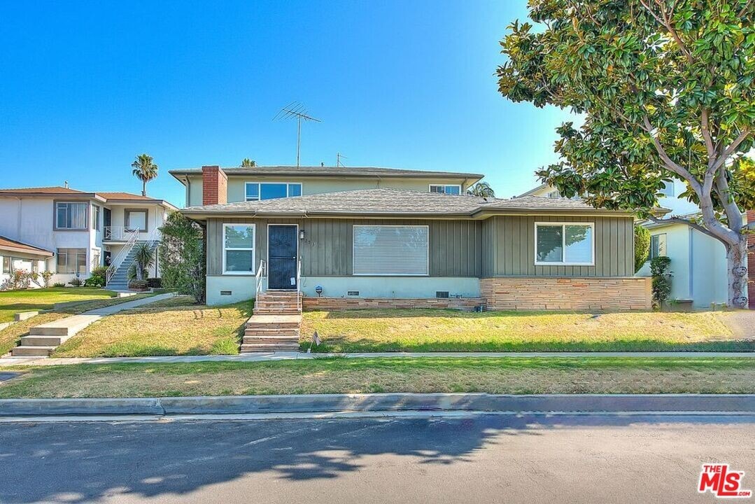 5253 W Slauson Ave in Los Angeles, CA - Building Photo