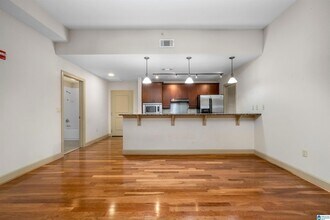 1040 Broadway St, Unit 306 in Homewood, AL - Building Photo - Building Photo
