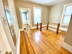 28 Putnam Ave, Unit 3 in Cambridge, MA - Building Photo - Building Photo