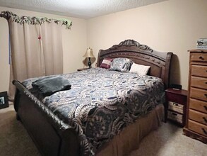 11113 Edgewood Cir N in Champlin, MN - Building Photo - Building Photo