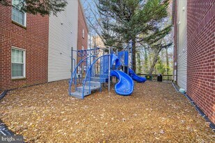 3305 Wyndham Cir in Alexandria, VA - Building Photo