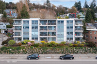 Alki Bonair in Seattle, WA - Foto de edificio - Building Photo