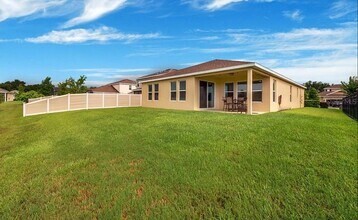 4053 Brookshire Cir in Eustis, FL - Building Photo - Building Photo