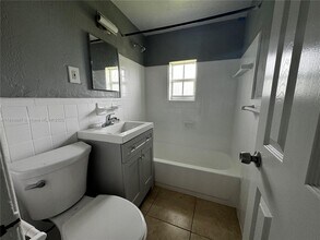 4017 SW 24th St in West Park, FL - Building Photo - Building Photo