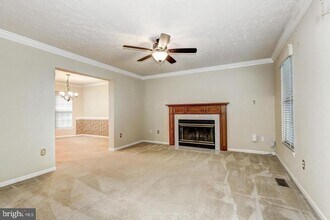 6263 Woodcrest Dr in Ellicott City, MD - Building Photo - Building Photo