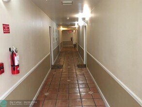 2716 S Dixie Hwy in West Palm Beach, FL - Building Photo - Building Photo