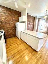 802 Tremont St, Unit 2 in Boston, MA - Foto de edificio - Building Photo