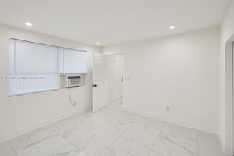 5740 Mayo St in Hollywood, FL - Building Photo - Building Photo