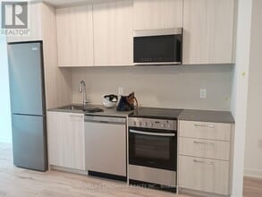 7439 Kingston Rd in Toronto, ON - Building Photo - Building Photo