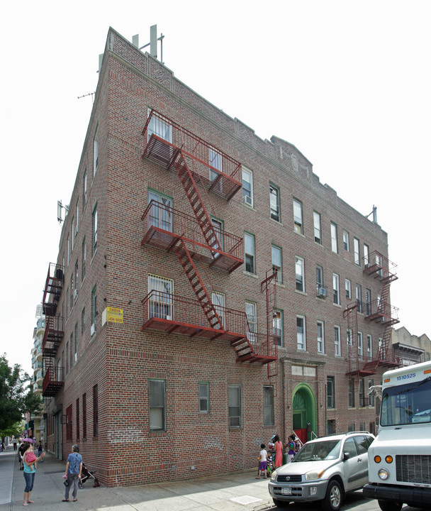 Irving Court in Brooklyn, NY - Building Photo