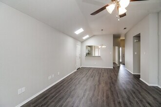 900 Springfield Dr in Cedar Hill, TX - Building Photo - Building Photo