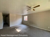 3024 Hillside Dr photo'