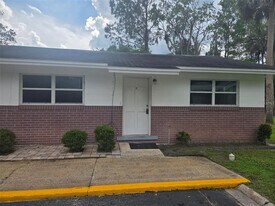 401 Hibiscus Ave in Bunnell, FL - Building Photo