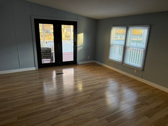 700 S Clyde St in Port Clinton, OH - Foto de edificio - Building Photo