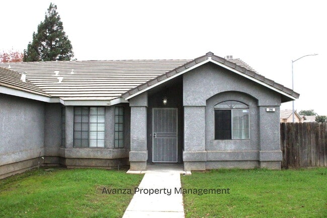 296 N Jasmine Ave in Clovis, CA - Building Photo - Building Photo