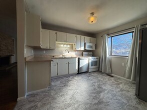 10527 Princess Jeanne Ave NE in Albuquerque, NM - Building Photo - Building Photo