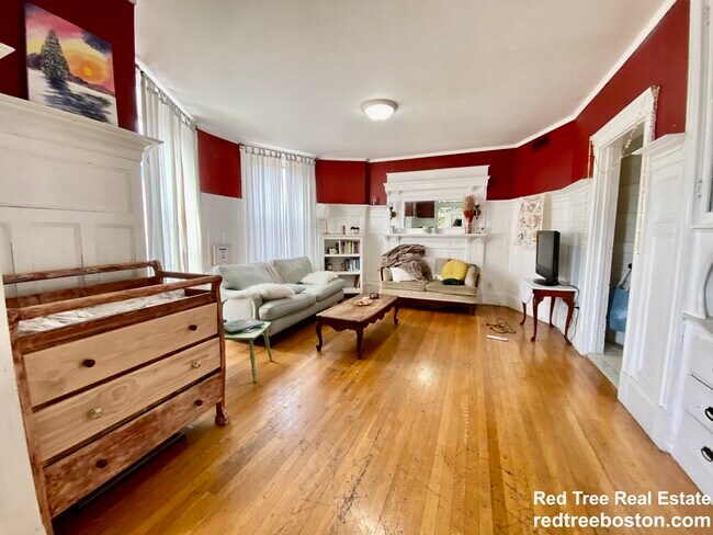 1908 Beacon St, Unit 3