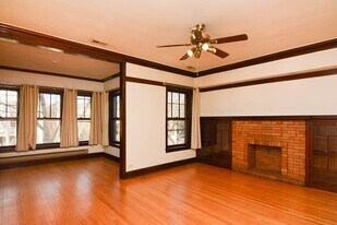 1309 W Newport Ave, Unit 2 in Chicago, IL - Building Photo