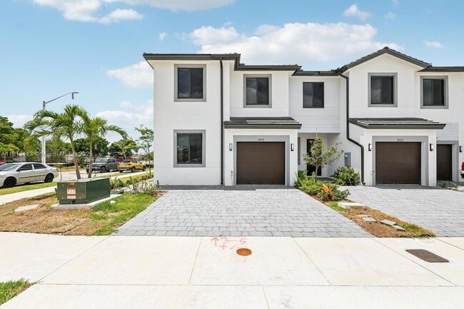 1280 N Flagler Ave