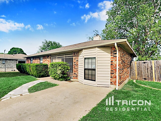 7828 Texridge Dr in Dallas, TX - Building Photo - Building Photo